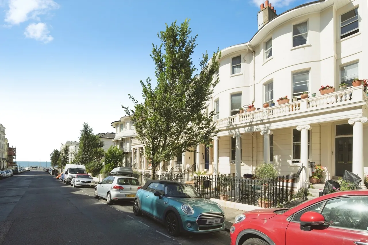 2 bed flat for sale, Lansdowne Place, Hove, BN3