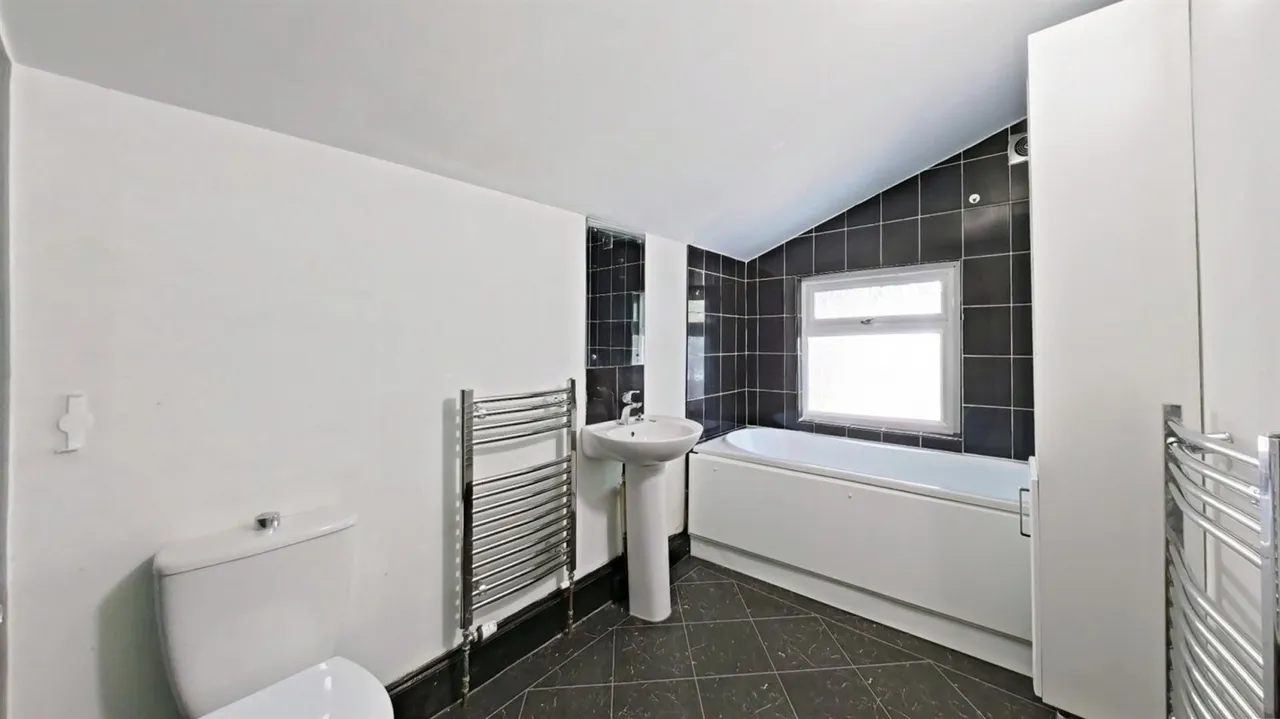 Castle Road, Chatham, photo 10