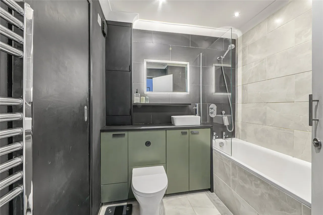 Verran Road, London, SW12, photo 9