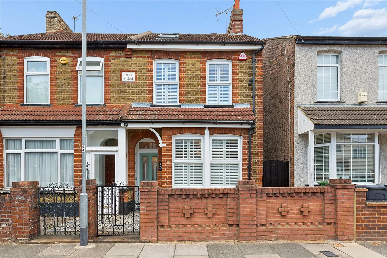 3 bed house for sale, Whalebone Avenue, Chadwell Heath, RM6