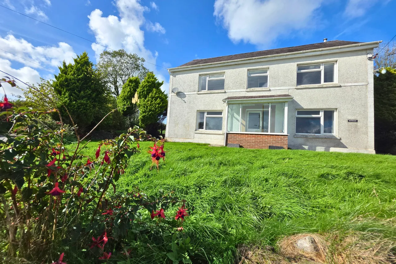 4 bed property for sale, Rhydale, Mynyddcerrig, SA15