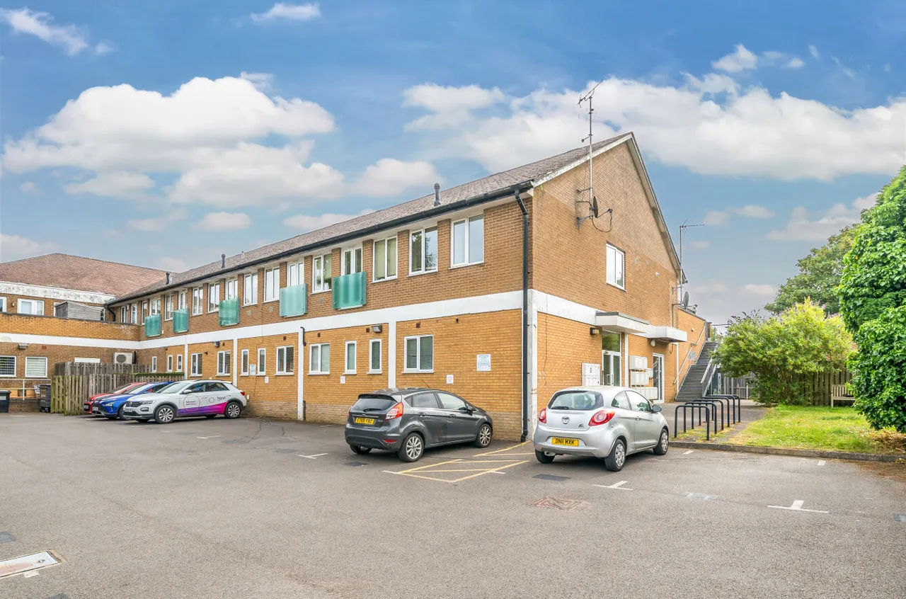 1 bed flat for sale, Headley Road, Grayshott, GU26