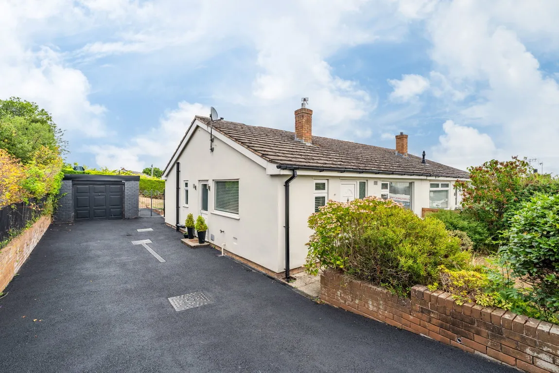 2 bed house for sale — Alwen Drive, Bagillt, Flintshire, CH6 6HB