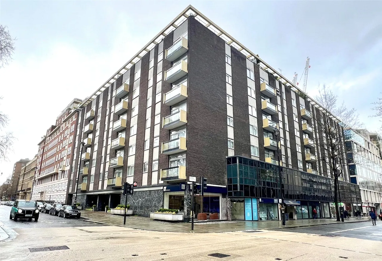 2 bed flat for sale, Portman Square, Marylebone, W1H
