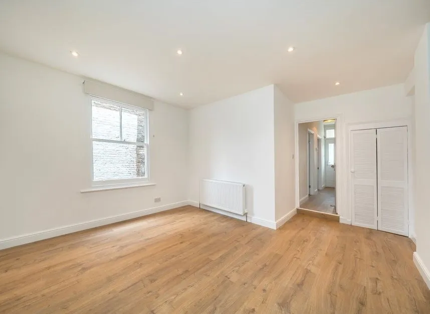Faversham Road, SE6, photo 3