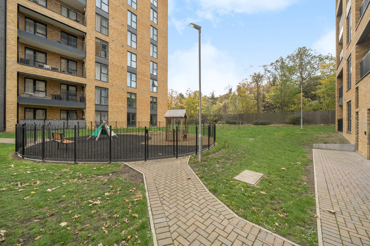 Bowen Drive, SE7, photo 19