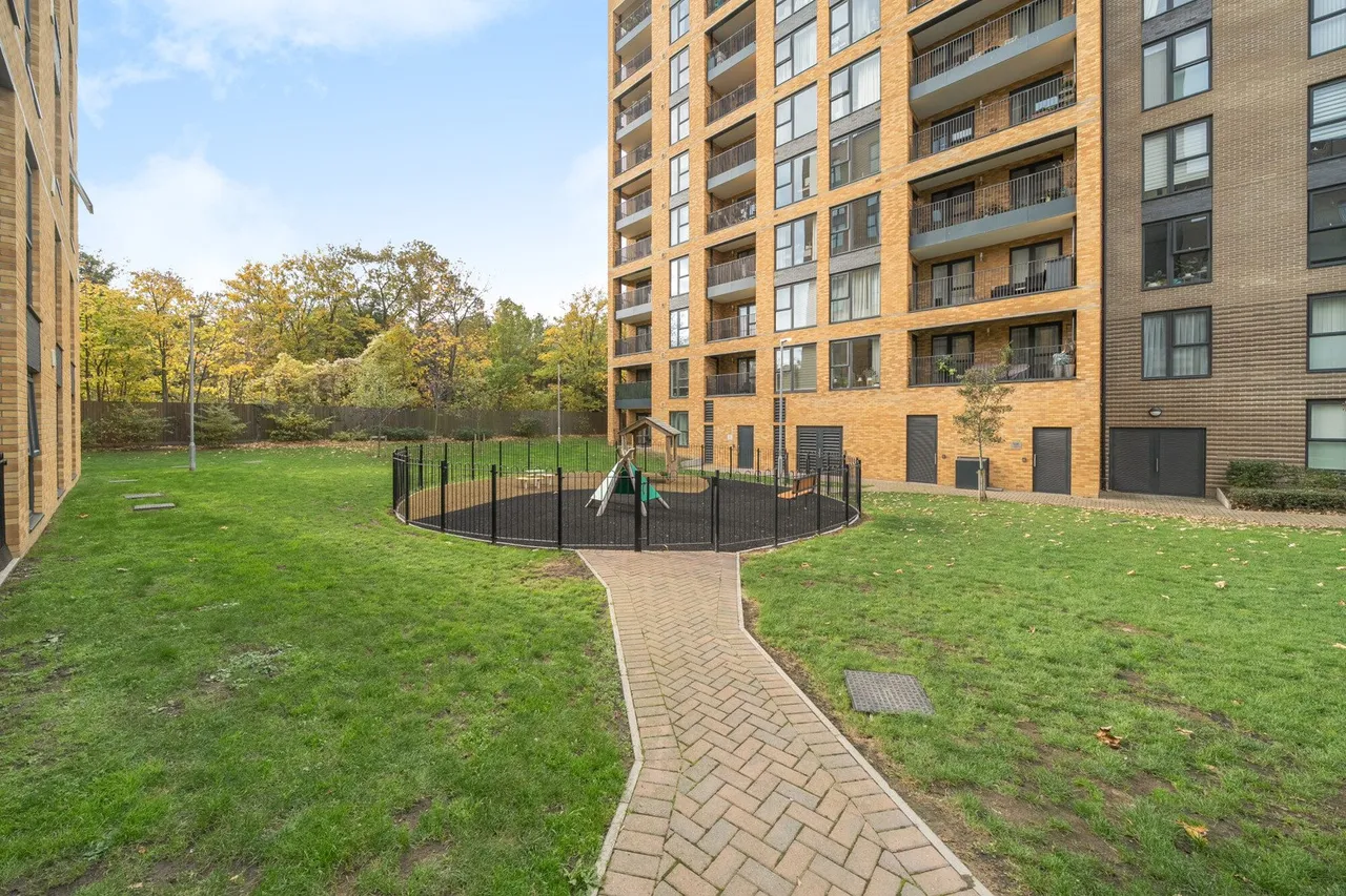Bowen Drive, SE7, photo 18