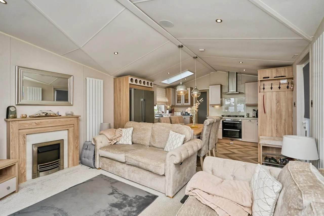 Thorness Lane, Cowes, PO31, photo 9