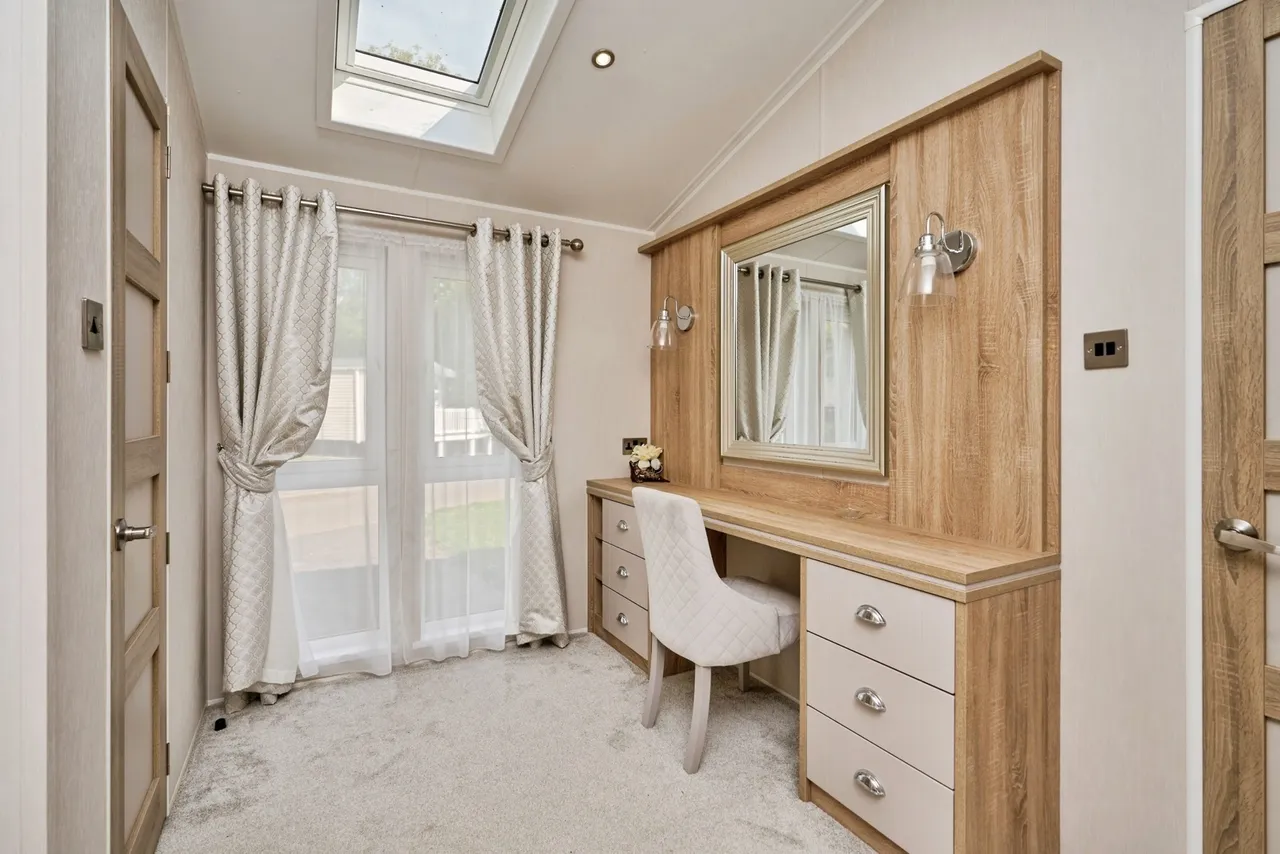 Thorness Lane, Cowes, PO31, photo 14