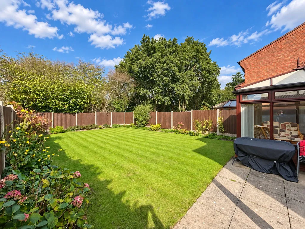 Woodbridge Close, Bloxwich, WS3, photo 18