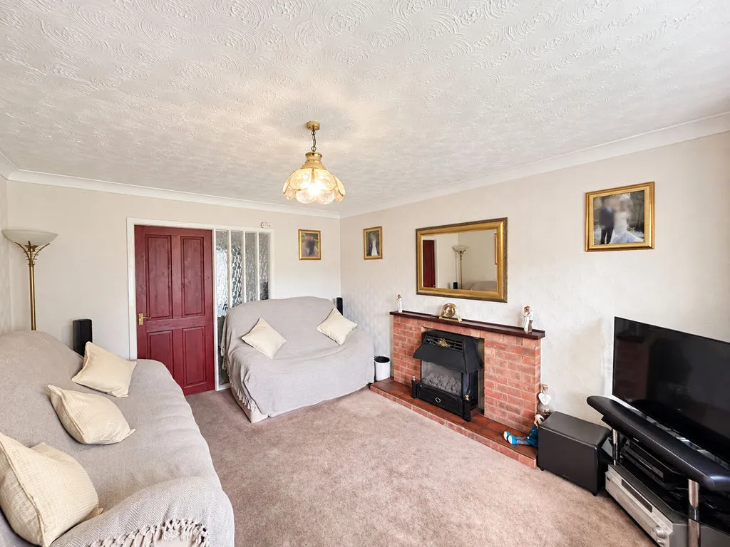 Woodbridge Close, Bloxwich, WS3, photo 23