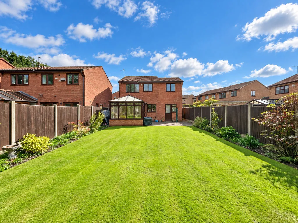 Woodbridge Close, Bloxwich, WS3, photo 19
