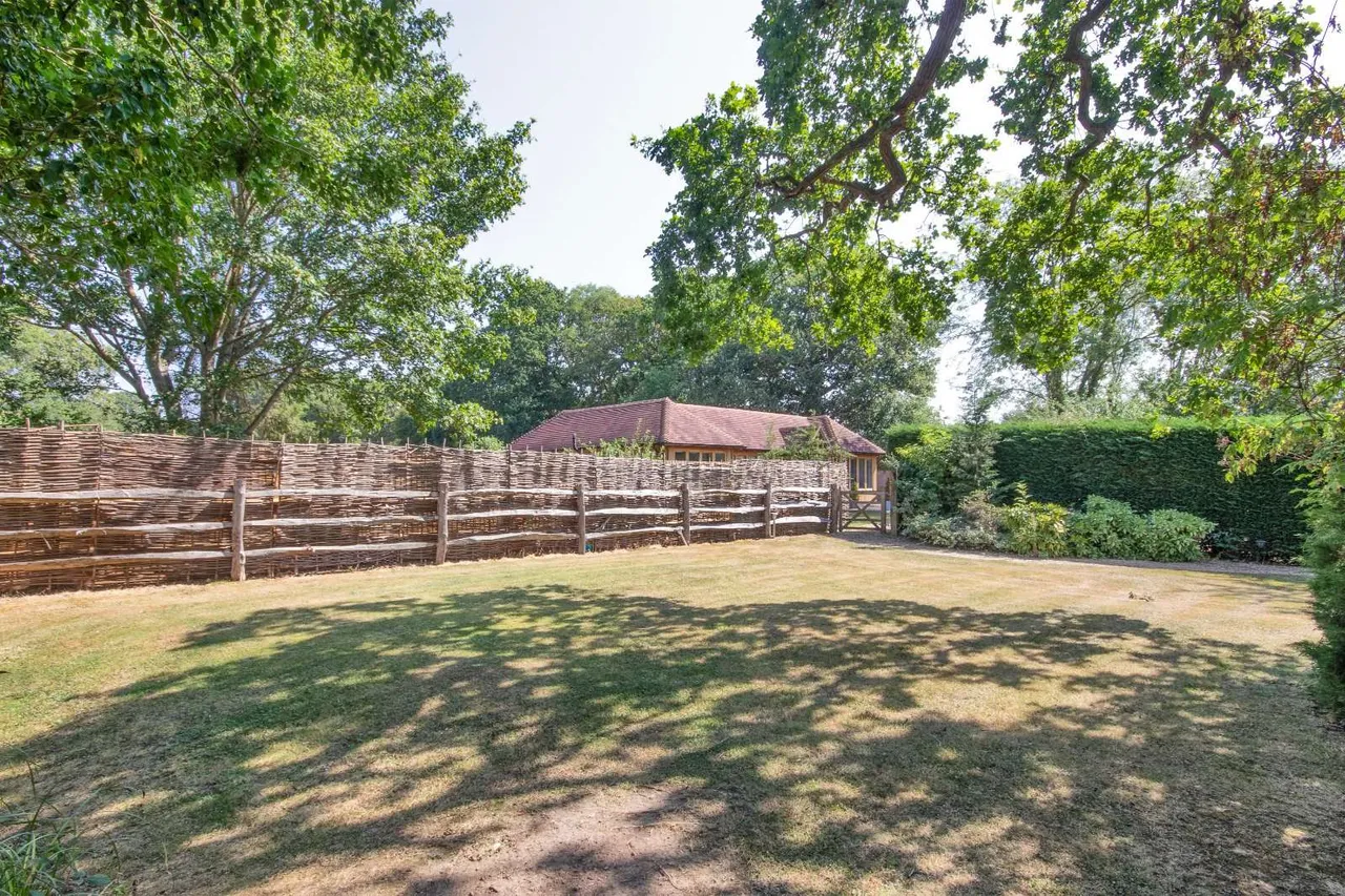 Tonbridge Road, Bough Beech, TN8, photo 19