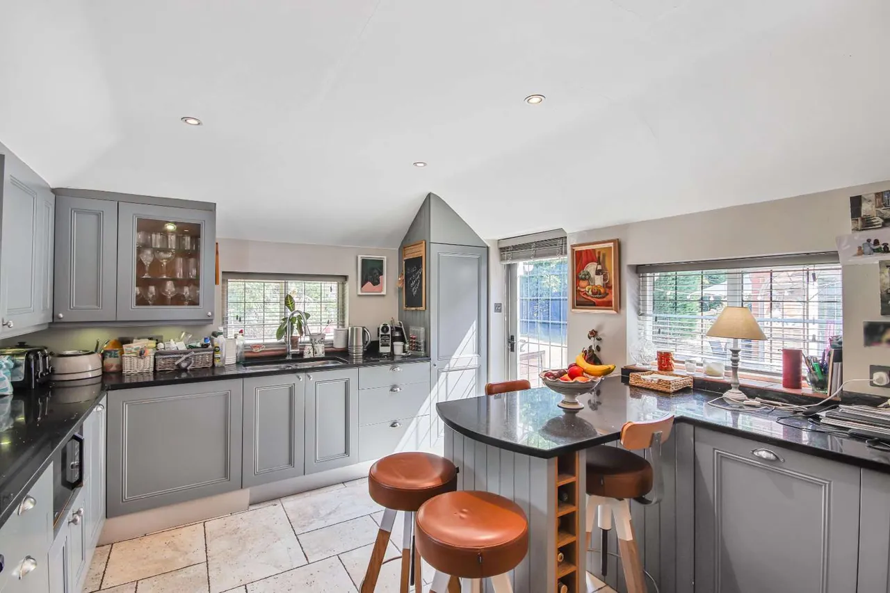 Tonbridge Road, Bough Beech, TN8, photo 11