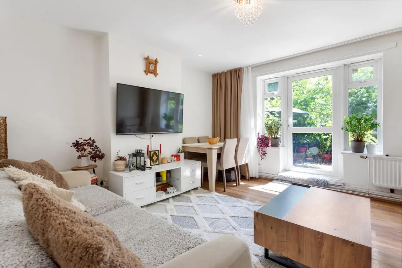 2 bed flat for sale, Tufnell Park Road, London, N7