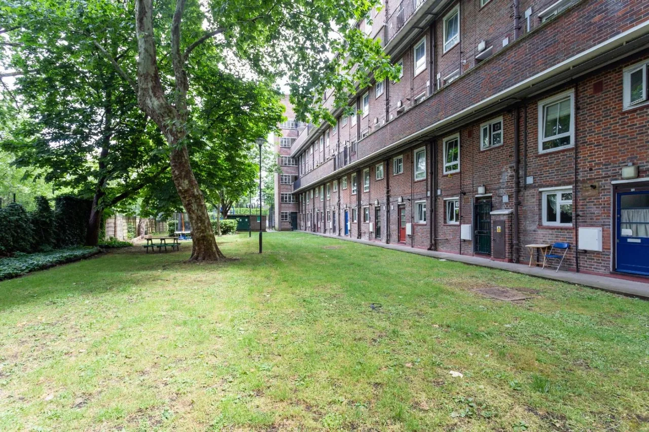 Tufnell Park Road, London, N7, photo 6