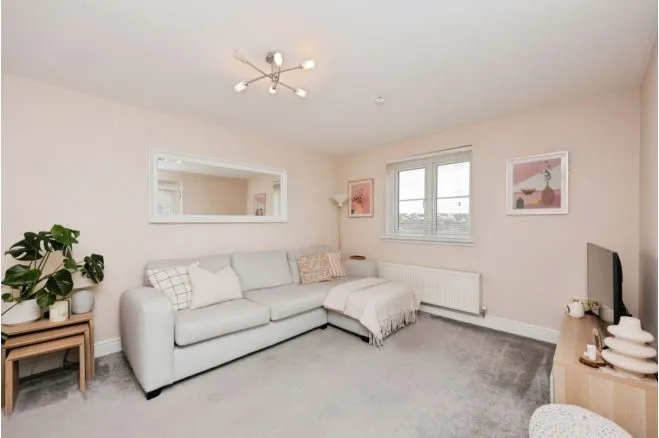 Plover Crescent, Dunfermline, KY11, photo 2