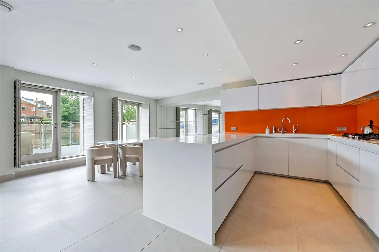 High Street, Eton, Windsor, Berkshire, SL4 6BT, photo 4