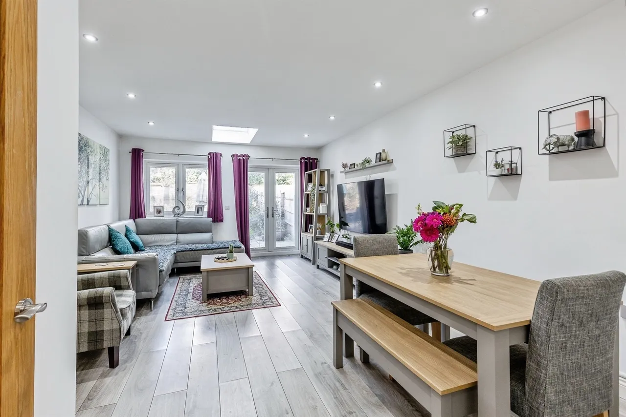 London Road, Warmley, BS30, photo 2
