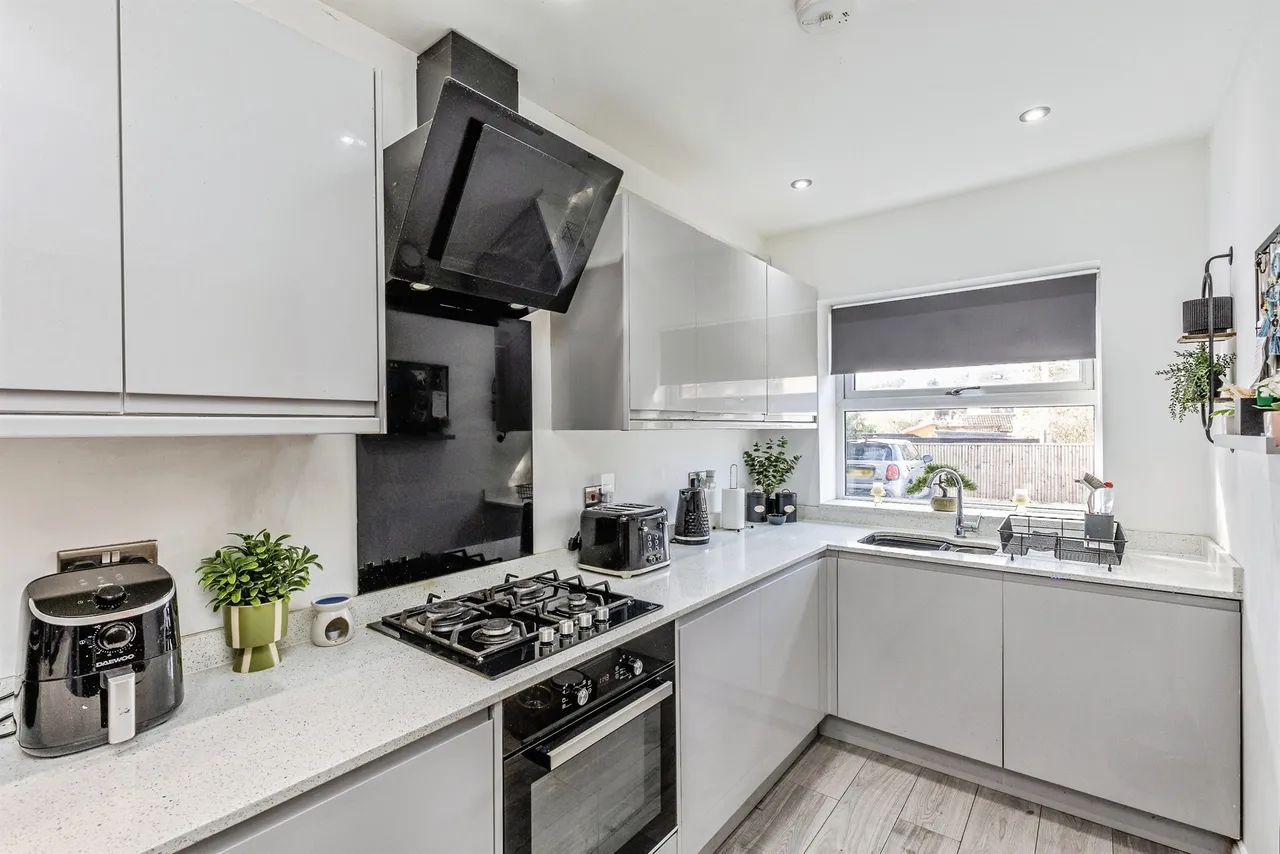 London Road, Warmley, BS30, photo 3