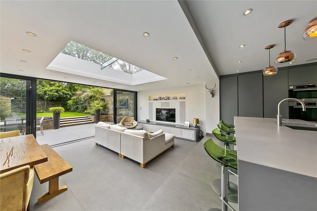 Royston Road, Richmond, TW10, photo 17
