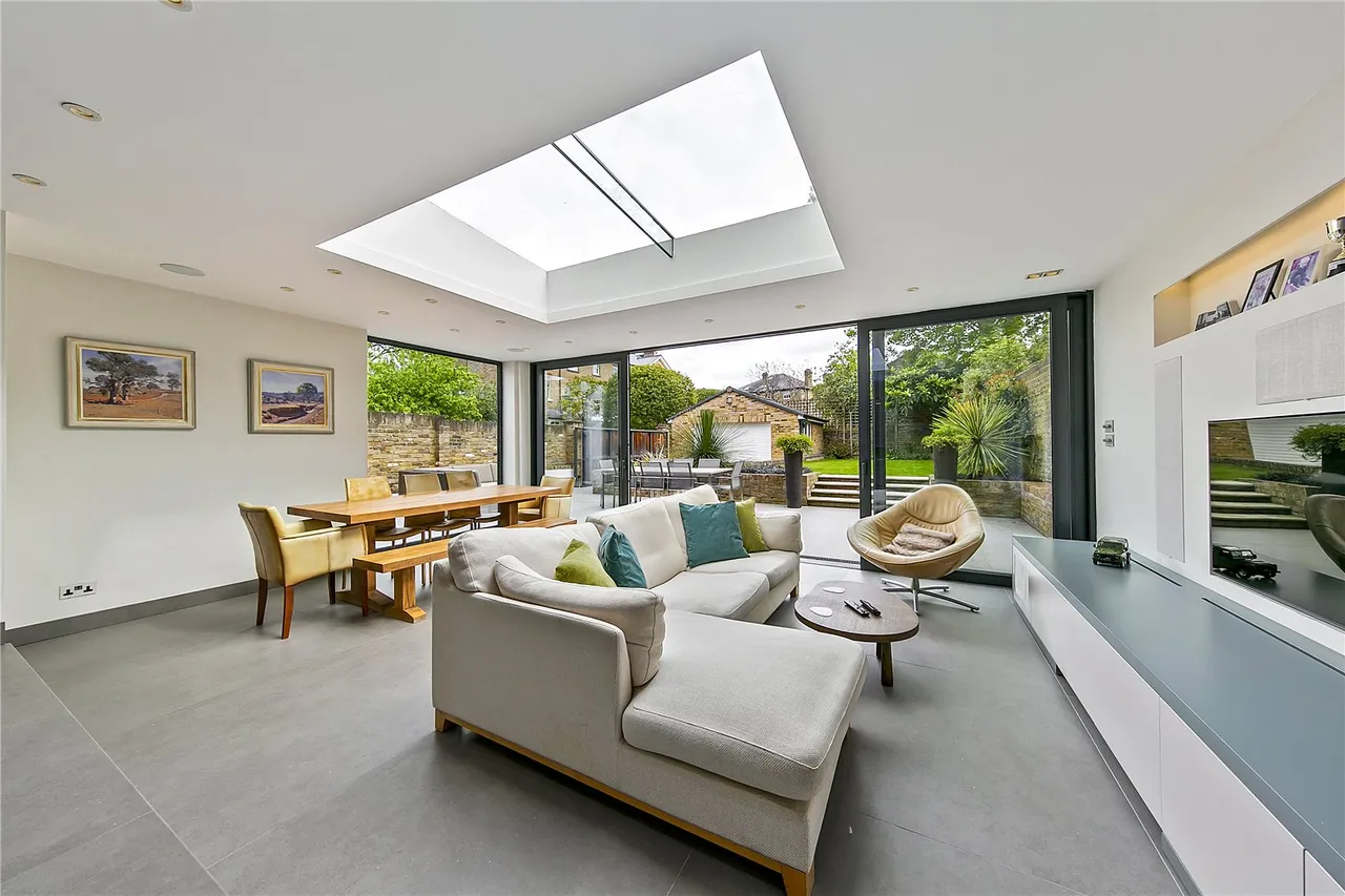 Royston Road, Richmond, TW10, photo 16