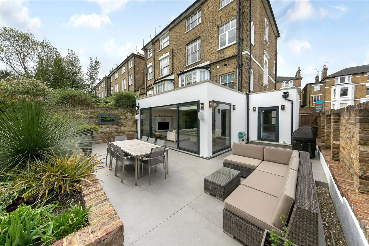 Royston Road, Richmond, TW10, photo 24