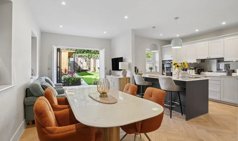 Brunswick Close, Epsom, KT17, photo 16