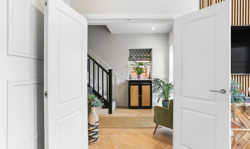 Brunswick Close, Epsom, KT17, photo 11