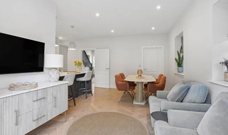 Brunswick Close, Epsom, KT17, photo 15