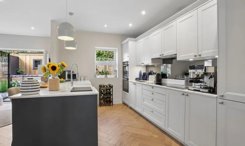 Brunswick Close, Epsom, KT17, photo 12