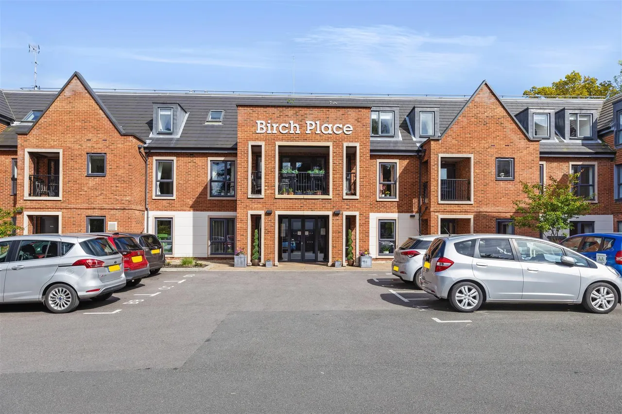 Dukes Ride, Crowthorne, RG45, photo 16