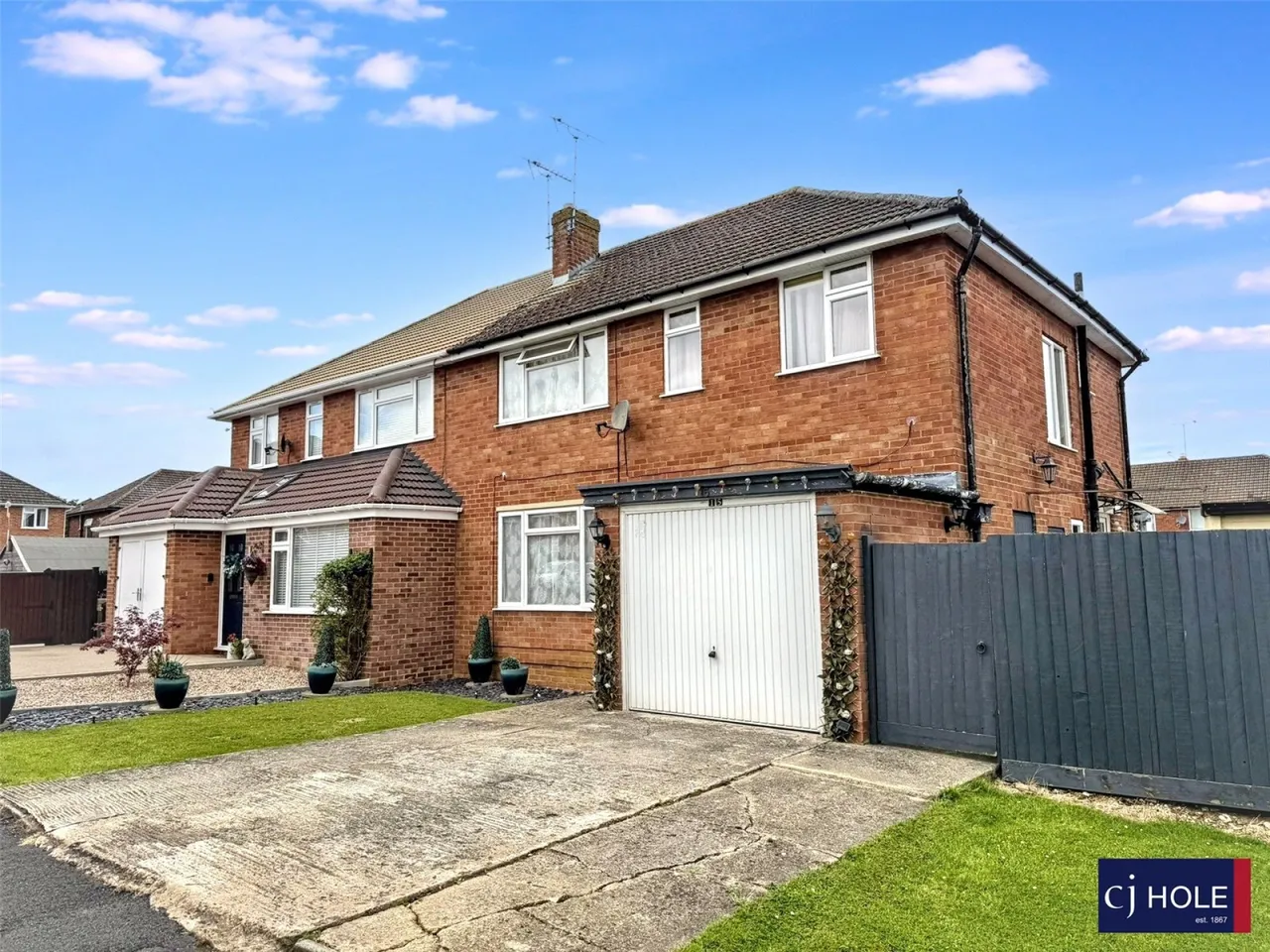 3 bed house for sale, Oakwood Drive, Hucclecote, GL3