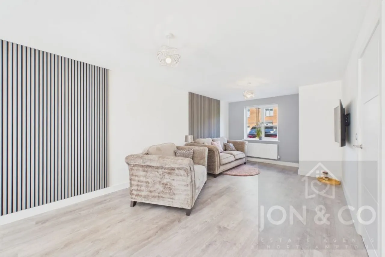 Wellingborough Road, Little Harrowden, NN9, photo 7