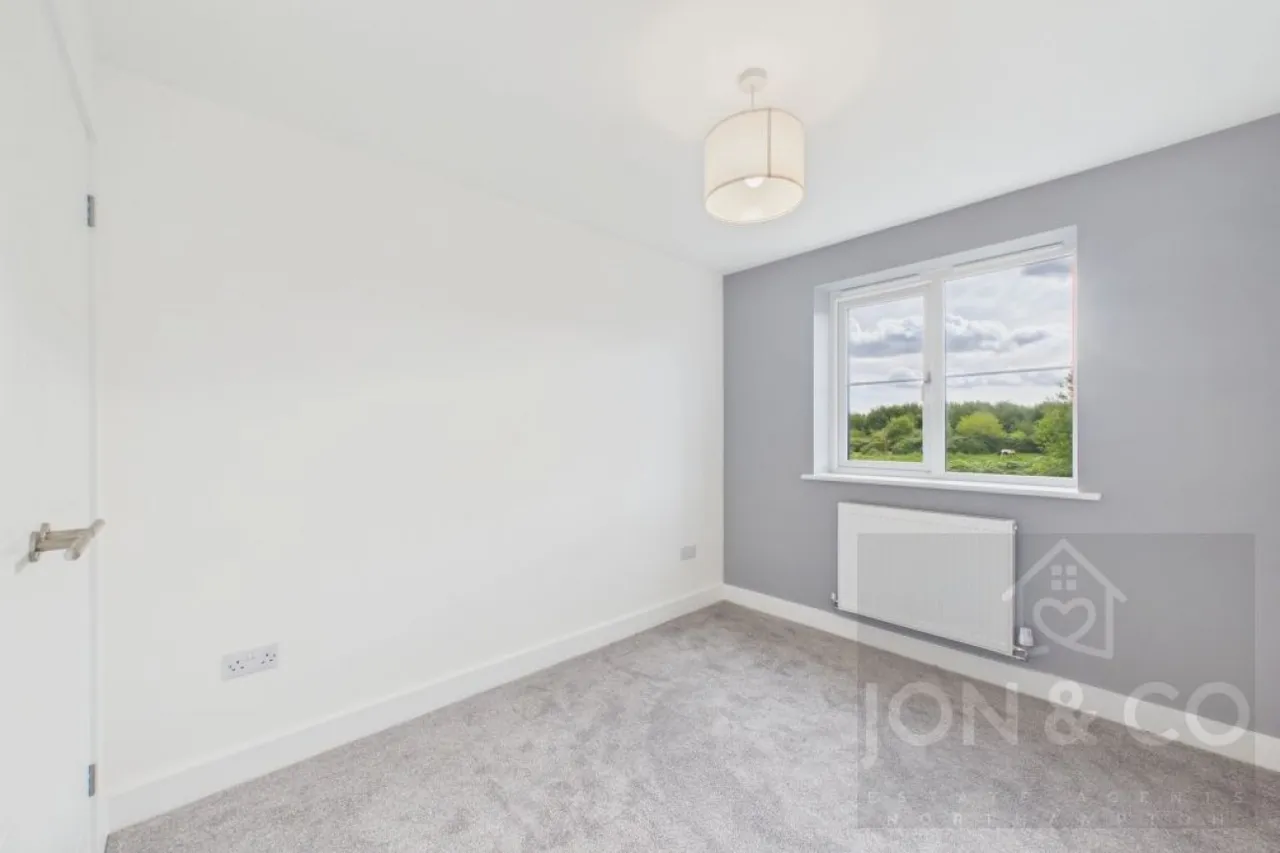 Wellingborough Road, Little Harrowden, NN9, photo 19