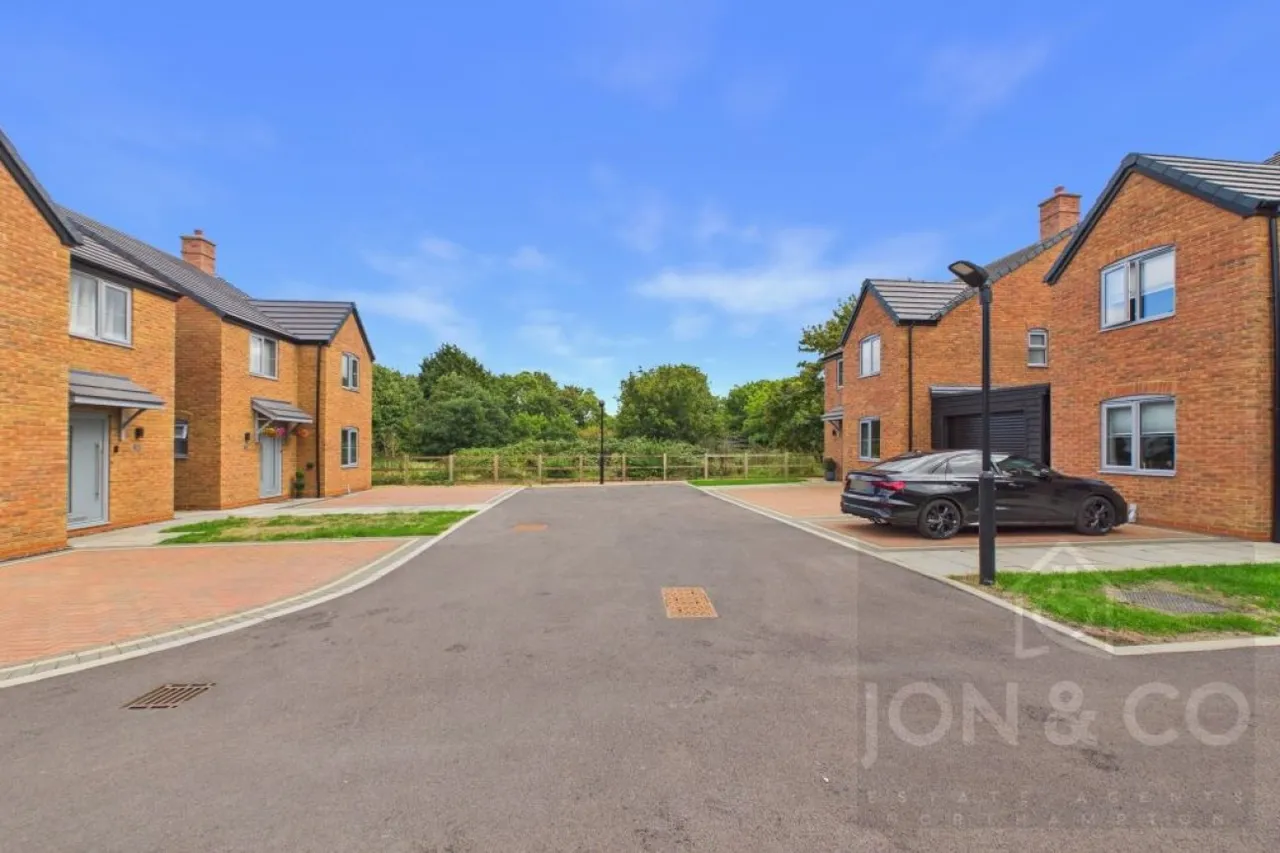 Wellingborough Road, Little Harrowden, NN9, photo 27