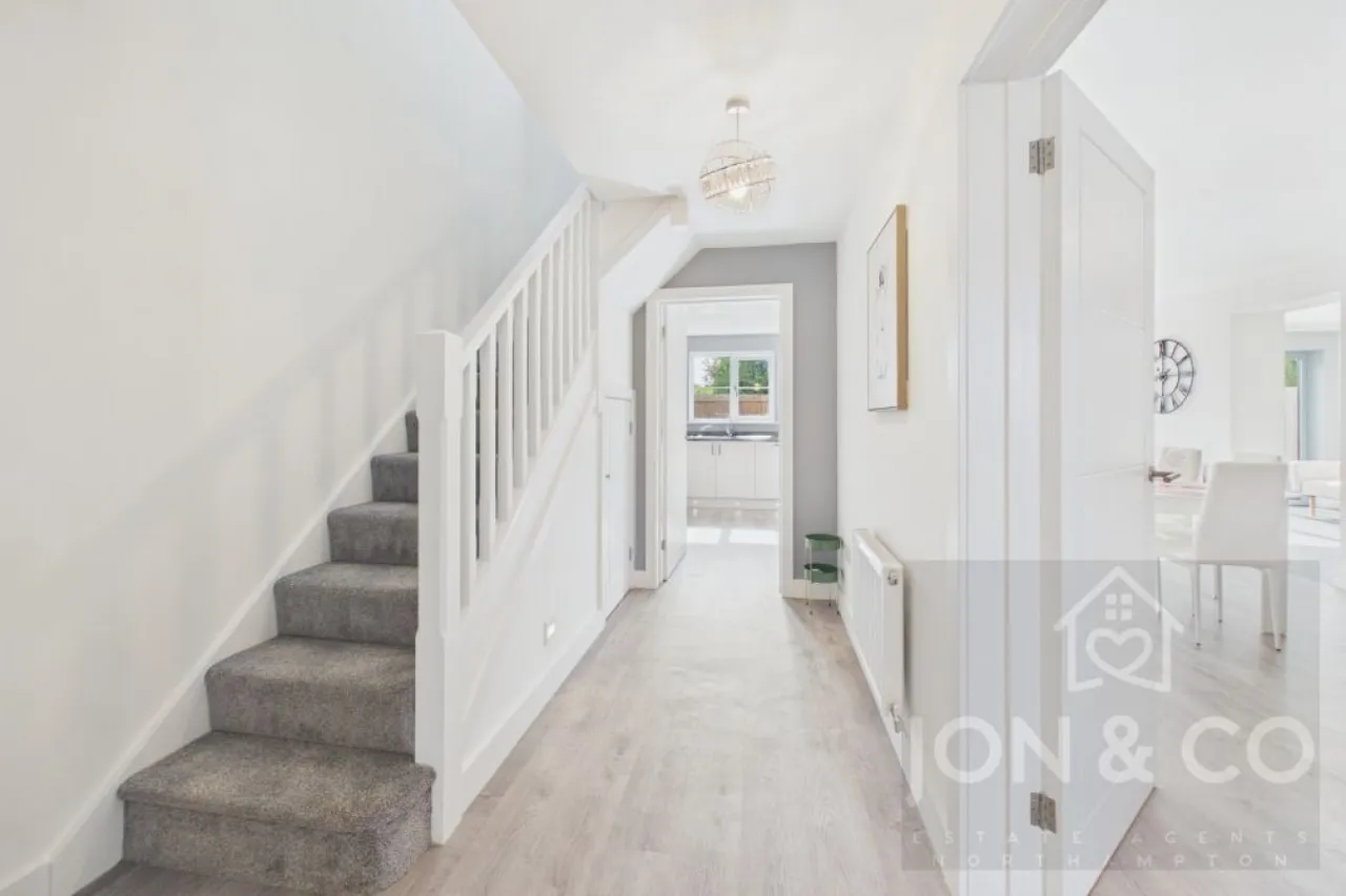 Wellingborough Road, Little Harrowden, NN9, photo 13