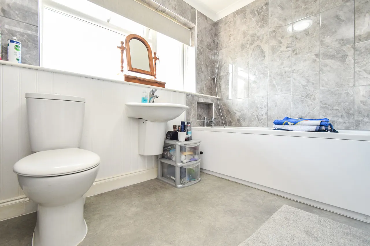Weybridge Mead, Yateley, GU46 7UY, photo 8
