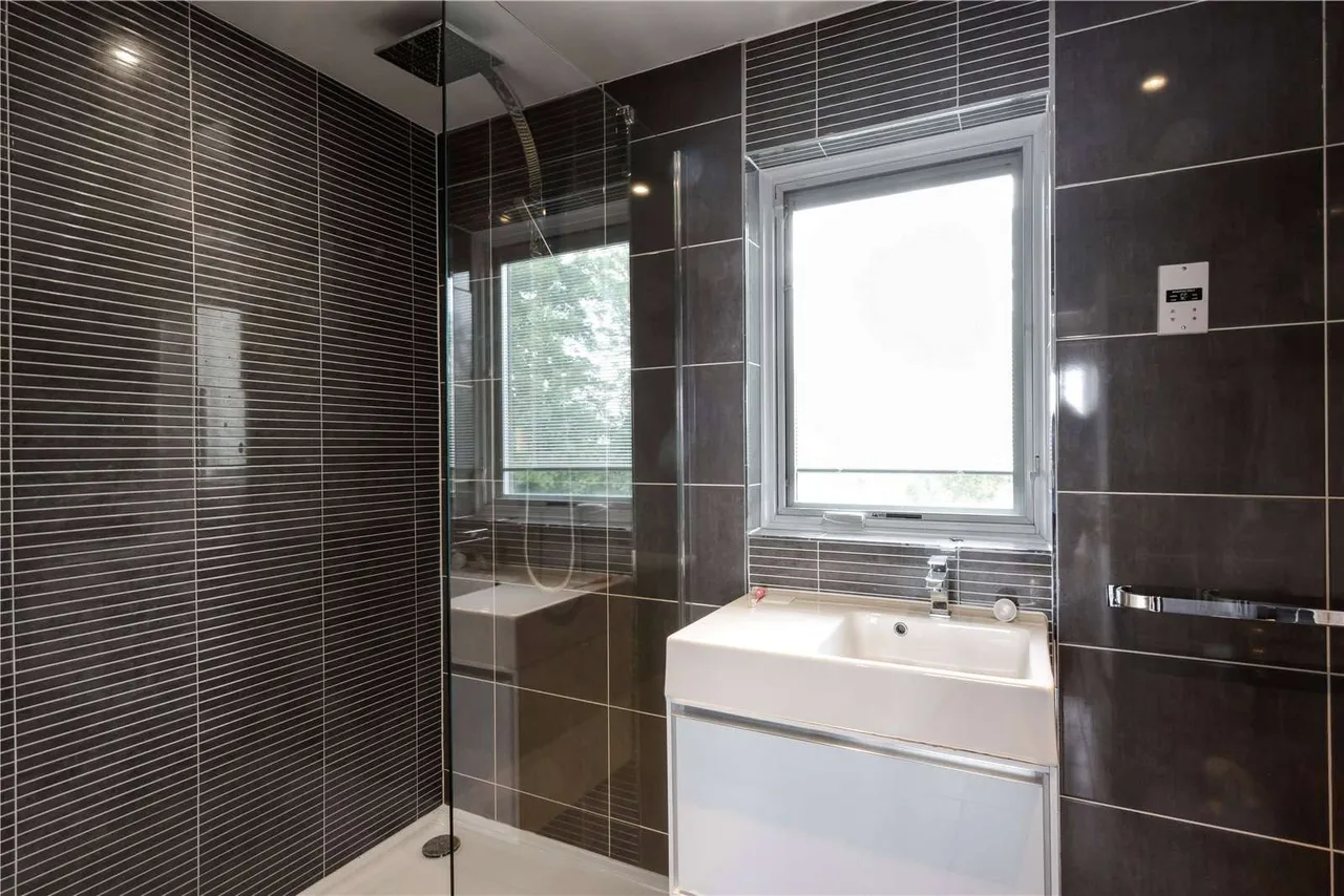 Summer Lake, Cirencester, Gloucestershire, GL7 5LW, photo 11