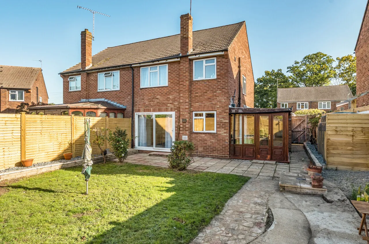 White Acres Road, Mytchett, Camberley, Surrey, GU16 6JJ, photo 10