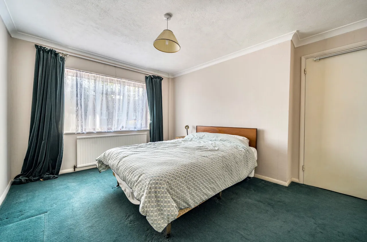 White Acres Road, Mytchett, Camberley, Surrey, GU16 6JJ, photo 9