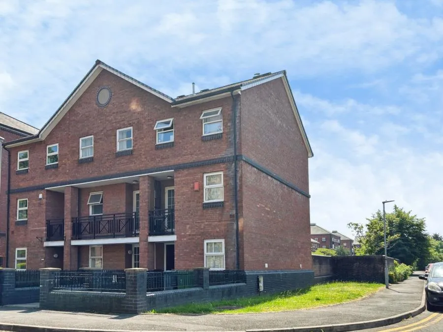 3 bed house for sale, Llansannor Drive, Cardiff Bay, CF10