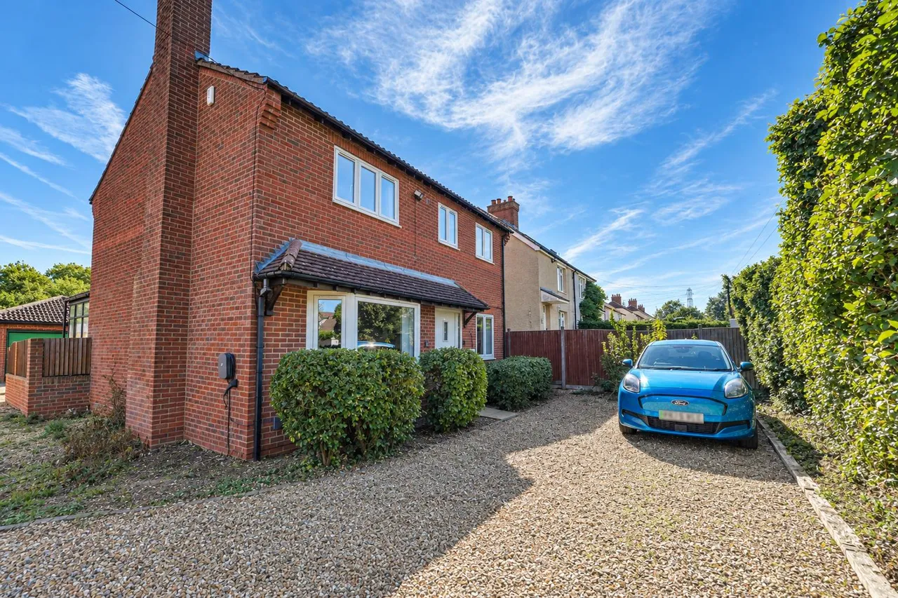4 bed house for sale, Bedford Road, Bedford, MK43