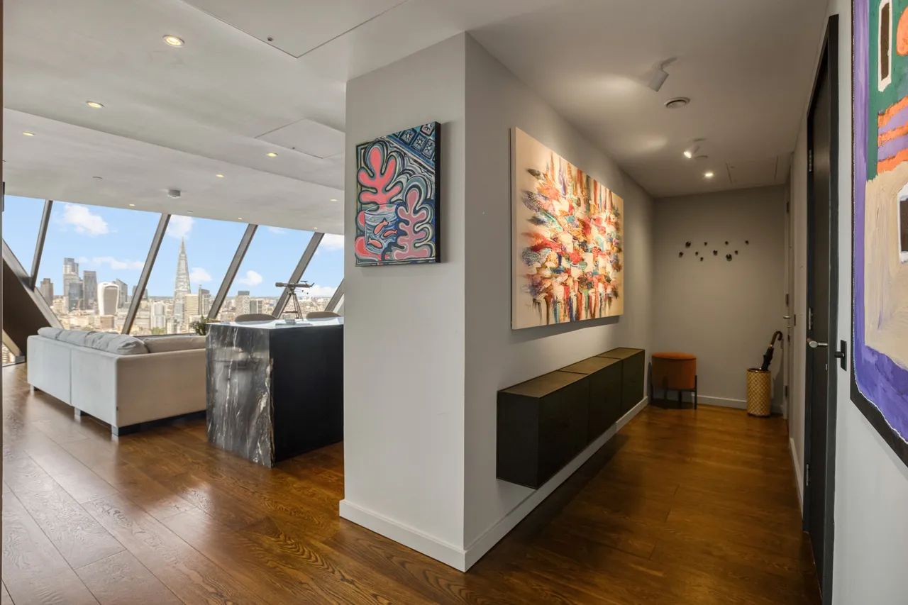 Apartment 3905, The Strata, 8 Walworth Road, London, photo 2