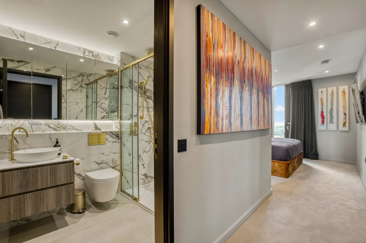 Apartment 3905, The Strata, 8 Walworth Road, London, photo 10