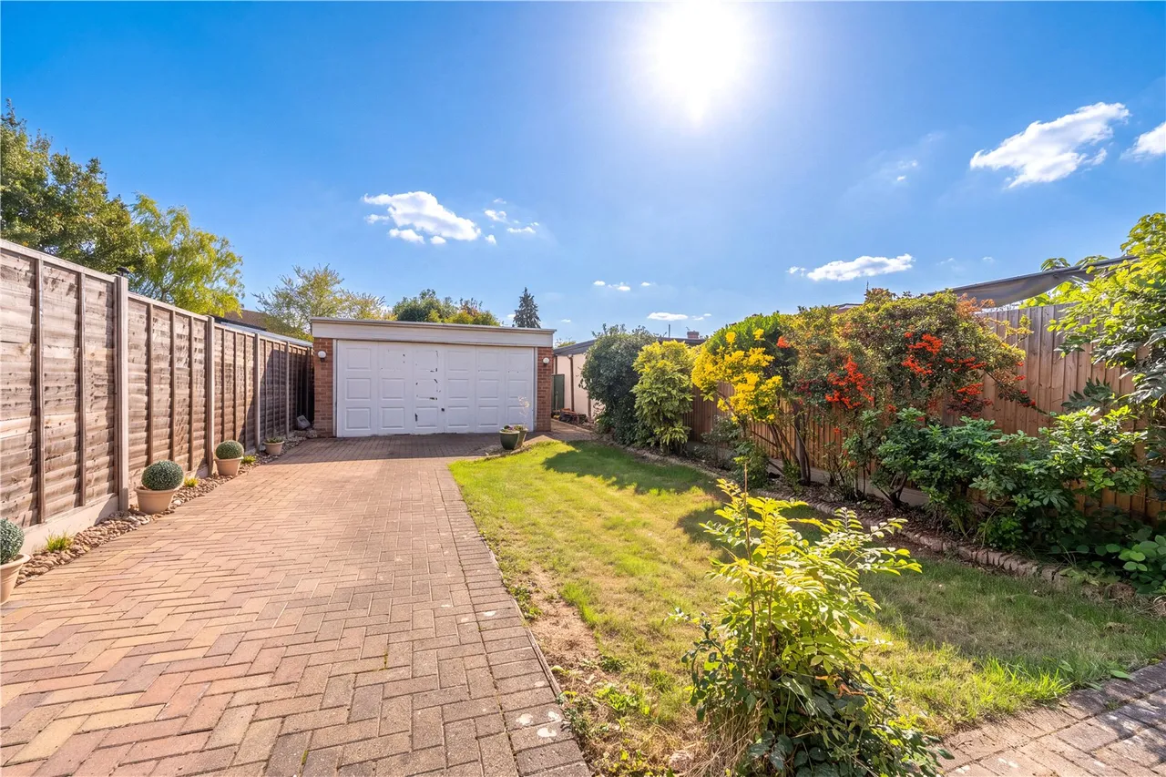 Crane Way, Twickenham, TW2, photo 2
