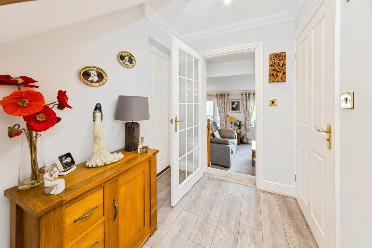 Priory Way, Haywards Heath, photo 12