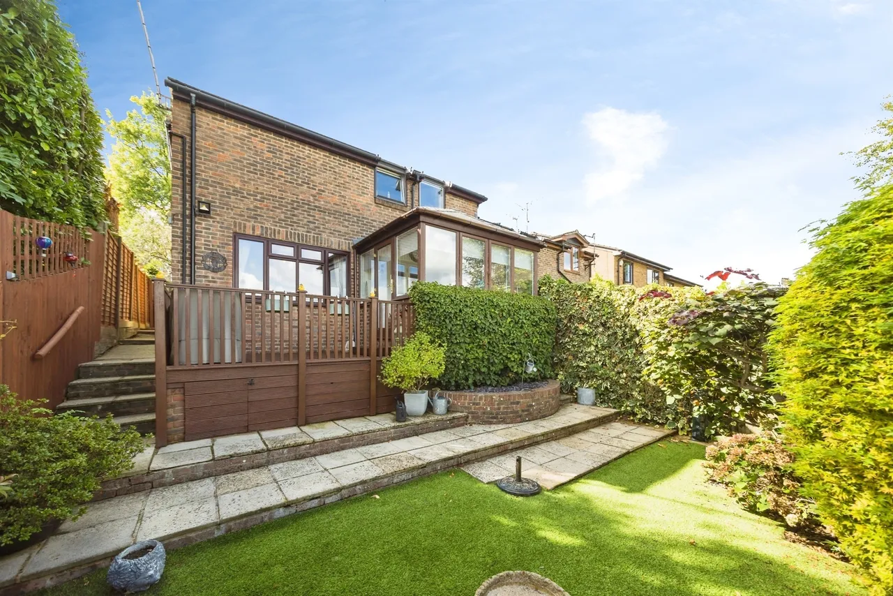 Priory Way, Haywards Heath, photo 11