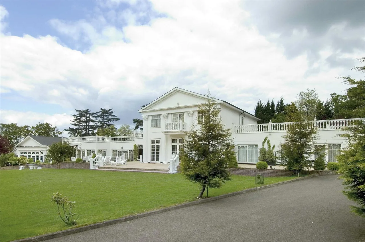 Dancers Lane, Bentley Heath, Hertfordshire, EN5 4RW, photo 3