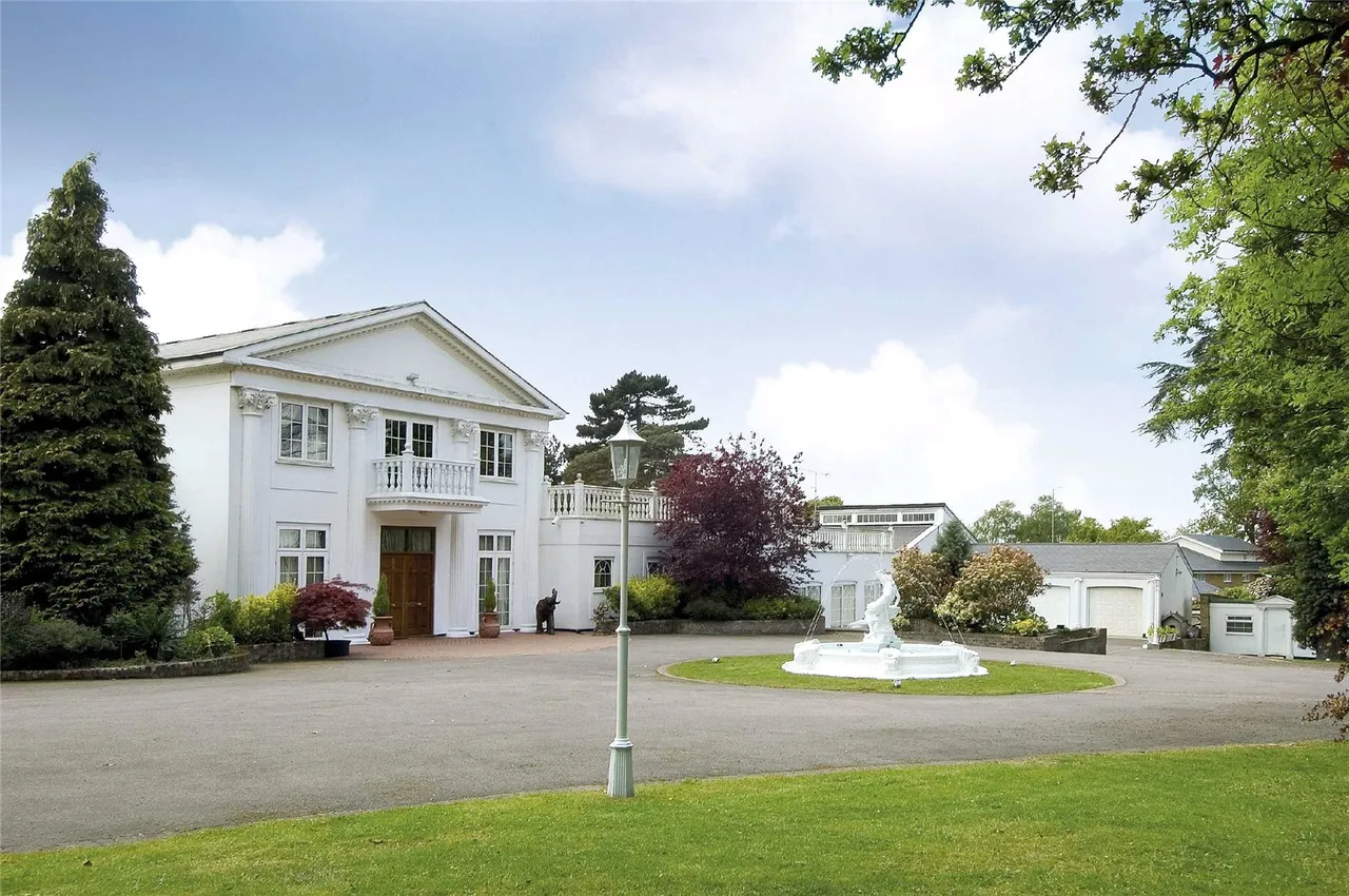 Dancers Lane, Bentley Heath, Hertfordshire, EN5 4RW, photo 5